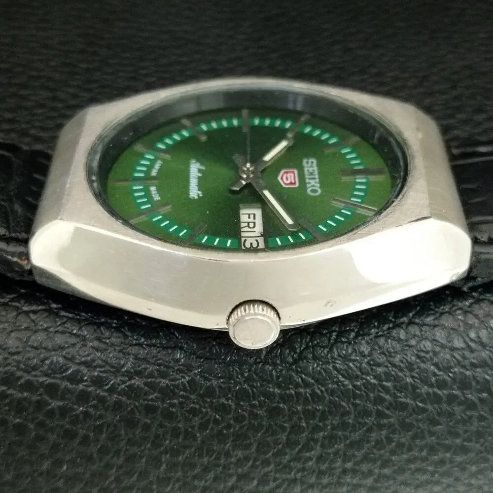 Vintage 1980 Seiko Automatic Mens Silver Watch W/daydate & Silver Accents
